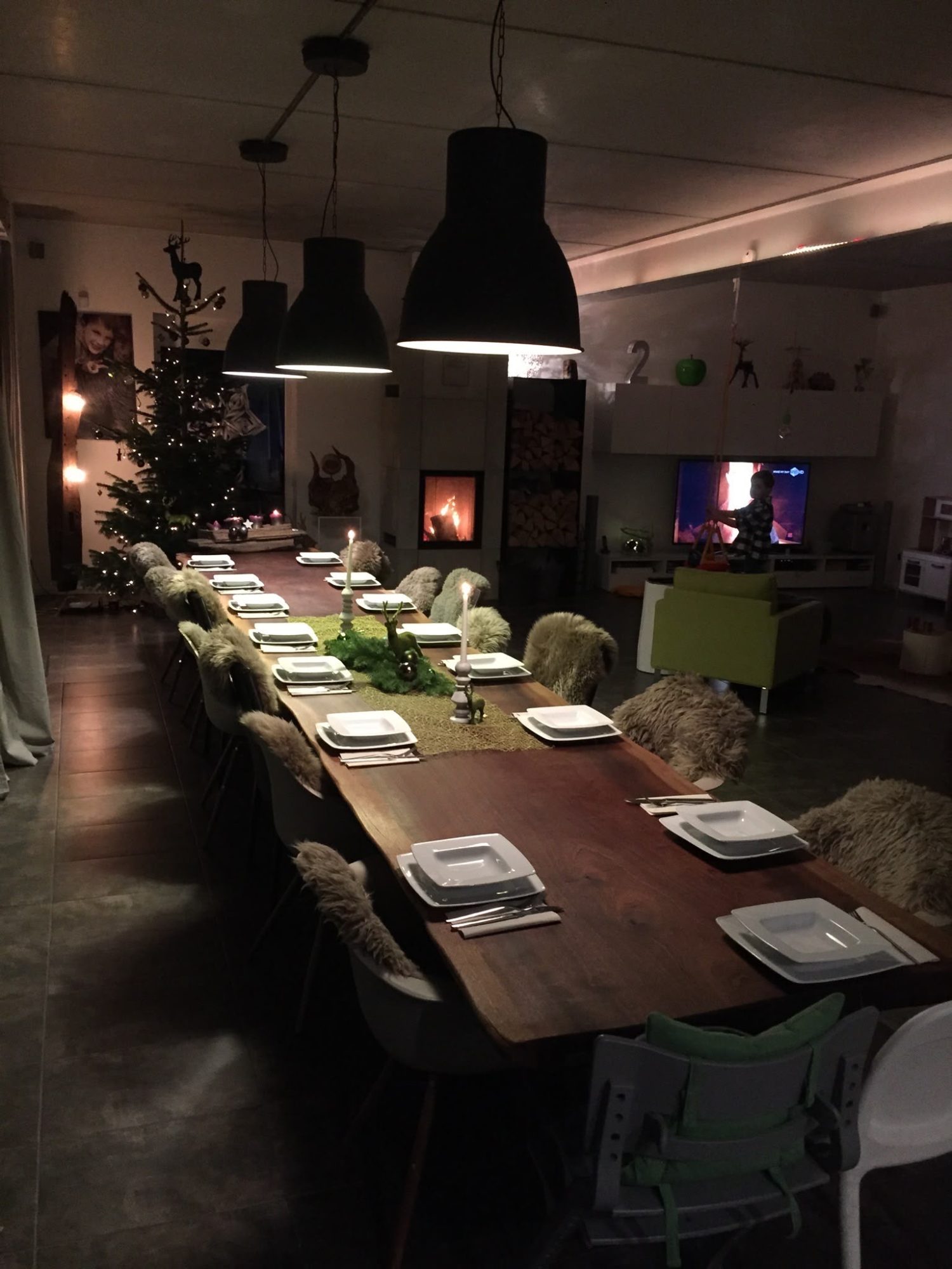 Mahagonitisch 6,1m Massivholz Stahlgestell