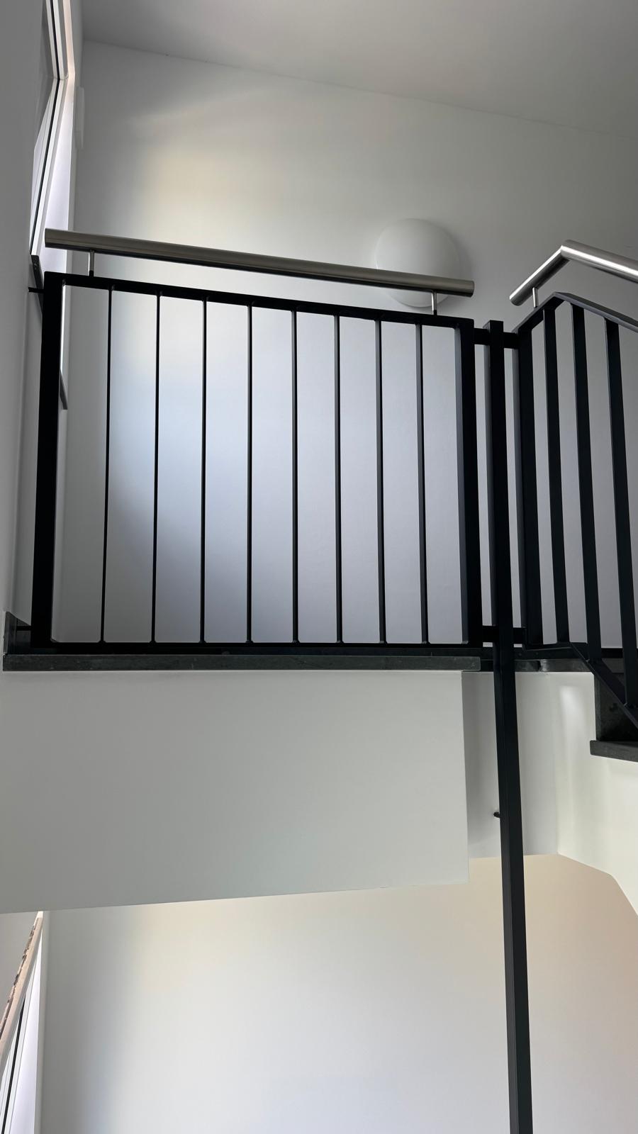 Geländer Galerie Schwarz