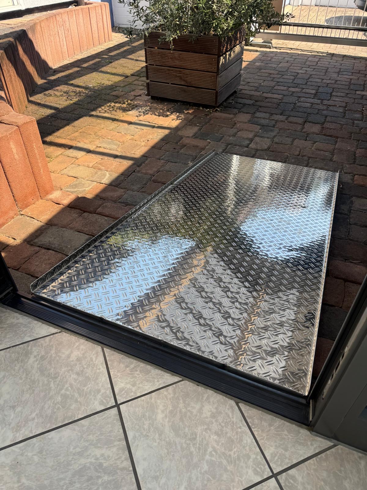 Lichtschachtabdeckung Riffelblech