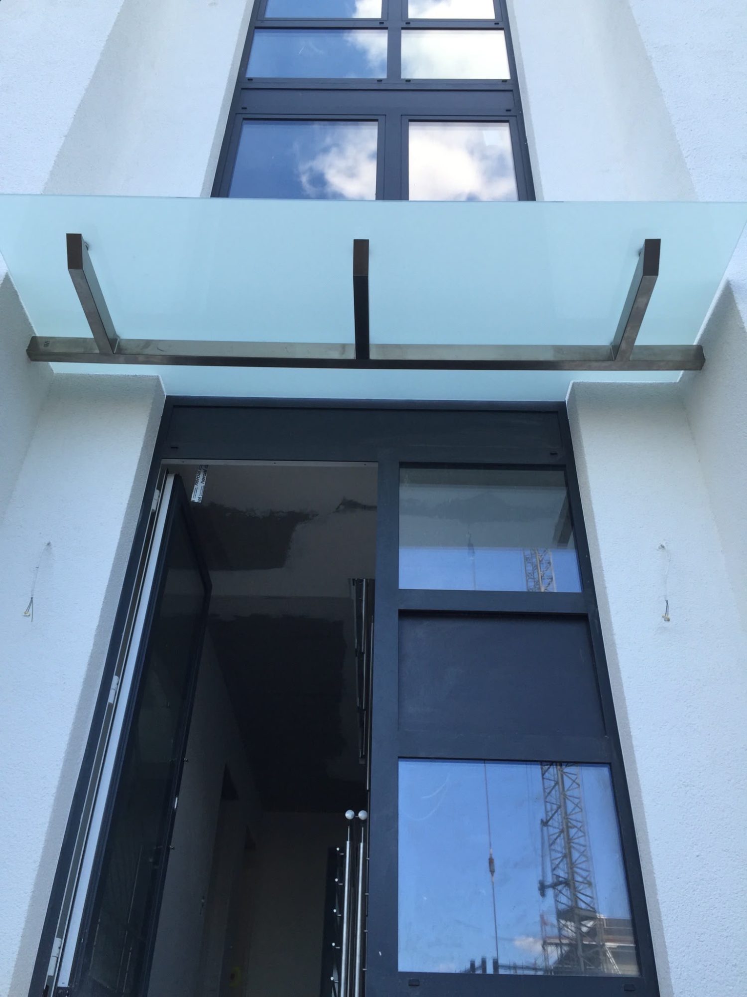 Vordach Glas Edelstahl Dreifachhalterung Hauseingang